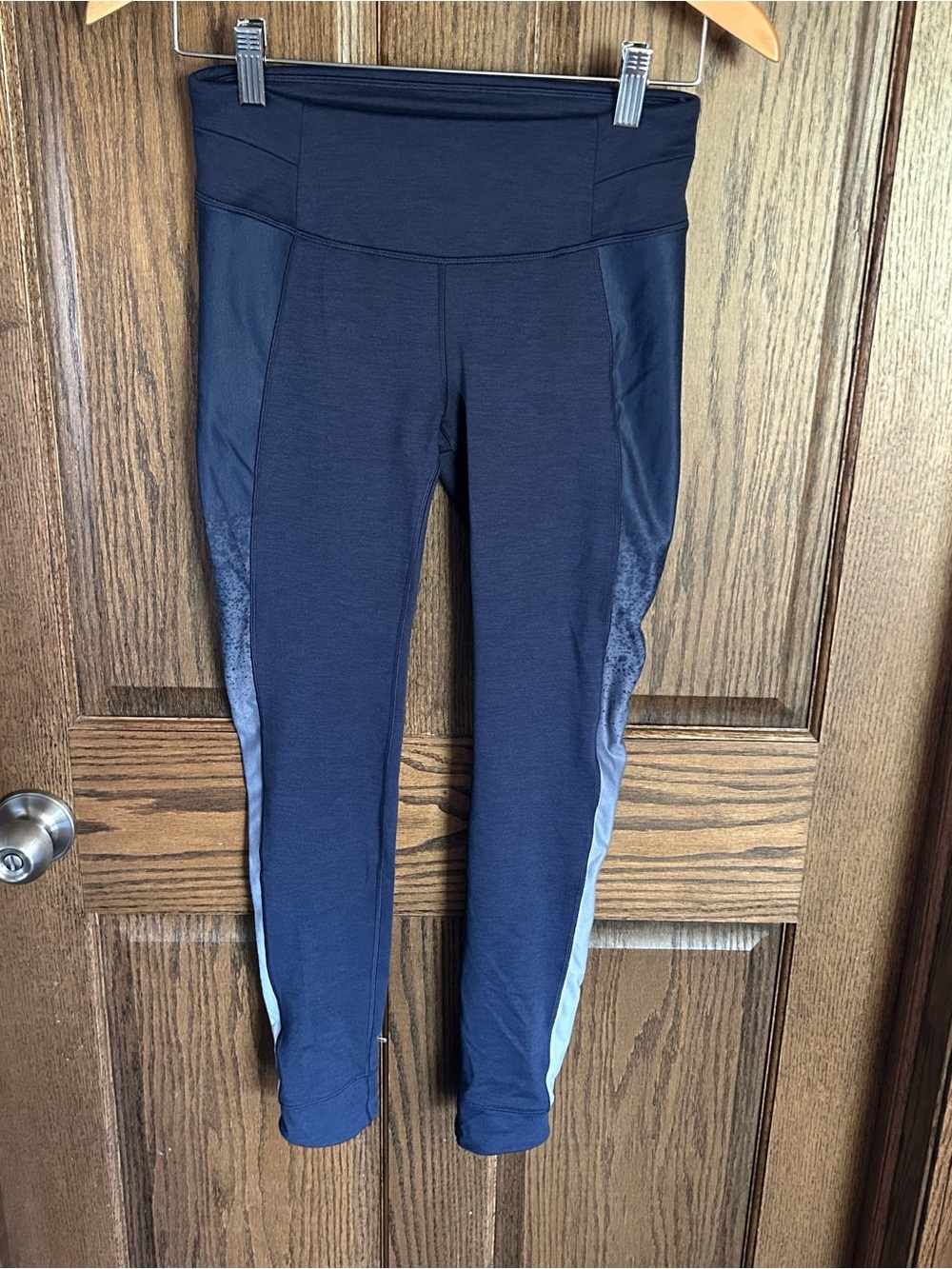 CALIA by Carrie Underwood Navy and Cream Athletic Leggings
